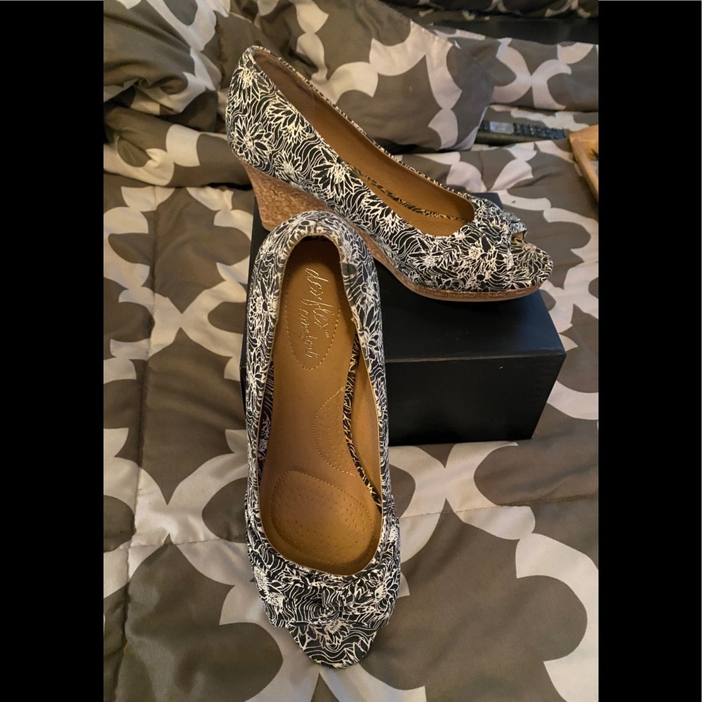 Women’s Print Peep toe wedge 10 wide